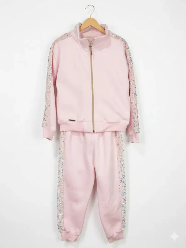 conjunto2_0 Conjunto "Pink Shine" – Chaqueta y Jogger con Bandas de Lentejuelas