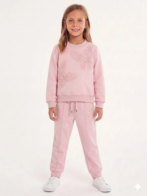 conjunto3 Conjunto "Butterfly Dream" – Buso Rosa con Mariposas en Encaje y Jogger Premium